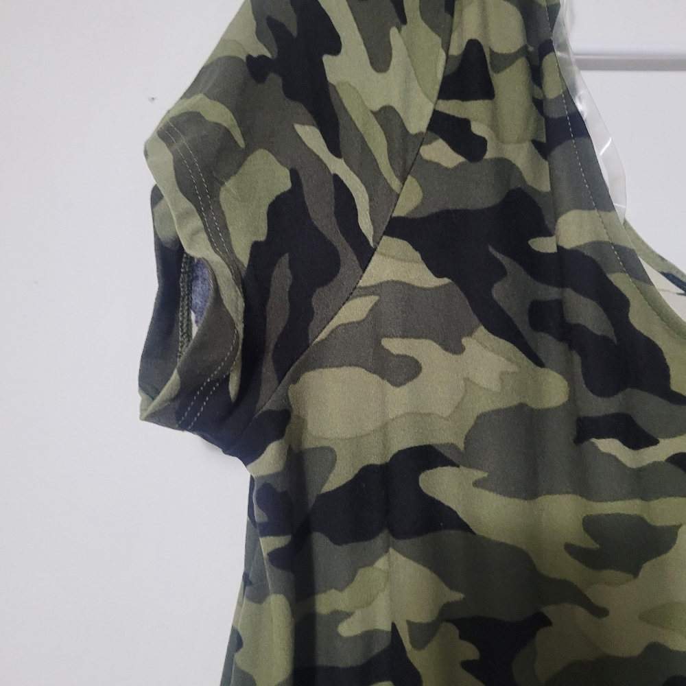 Camoflouge Short Sleeve Romper - Picture 5 of 6
